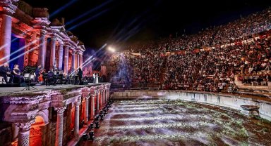 1800 yıllık antik tiyatroda unutulmaz akşam