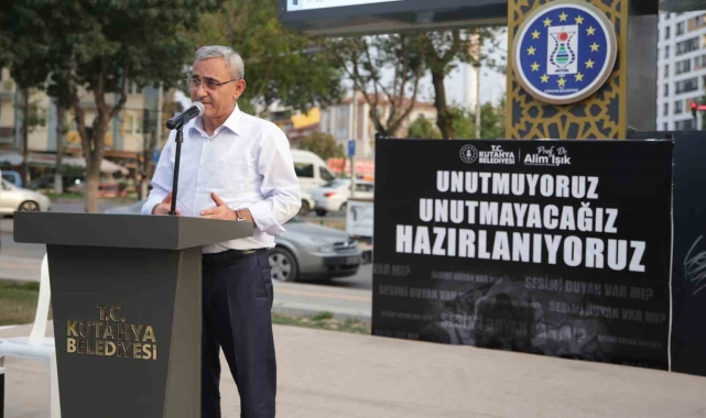 Belediye Afet İşleri Müdürlüğü tarafından depremde hayatını kaybedenler için tören düzenlendi