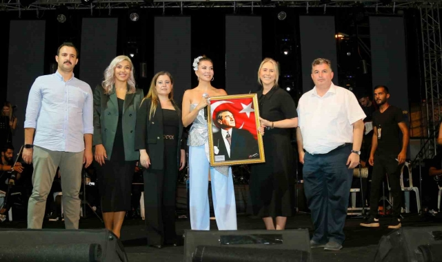 İzmir Kınık'ta 30 Ağustos 'Zafer Konseri' ile kutlandı