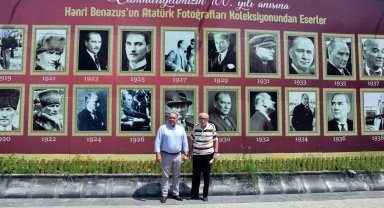 Koleksiyondaki Atatürk fotoğraflarını görünce duygulandı