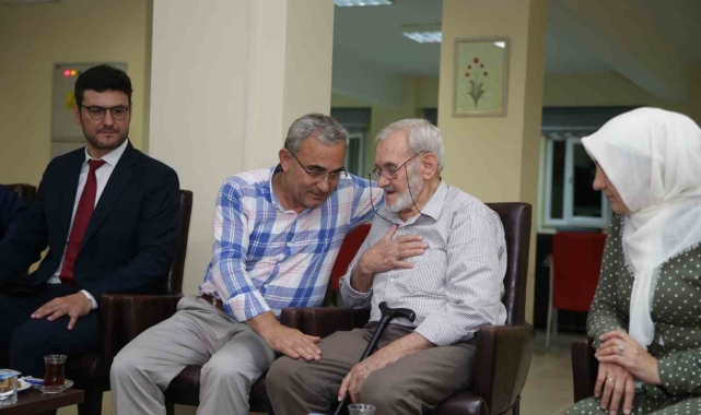 Kütahya Huzurevi sakinleriyle bir araya geldi