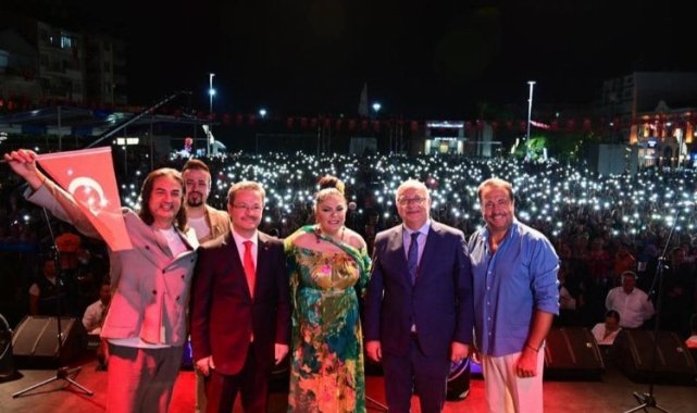 Manisa'da İzel-Çelik-Ercan'la nostalji rüzgarı