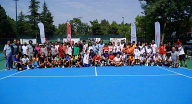 Manisa'da yapılan tenis yarı final müsabakaları tamamlandı