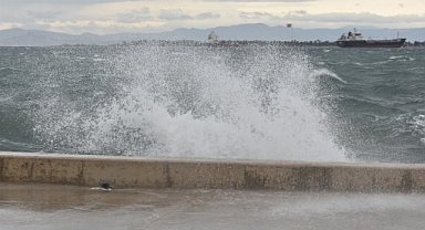 Marmara ve Ege'ye kuvvetli rüzgar uyarısı