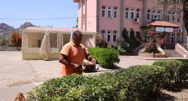 Marmaris'te okul bahçeleri yeni döneme hazırlanıyor