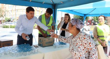 Nazilli Belediyesi ekipleri vatandaşları serinletti