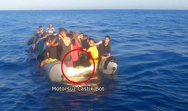 Yunan unsurlarından acımasız tarife: Mülteci botunun motorunu söküp ölüme ittiler...