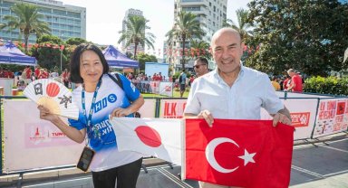 9 Eylül İzmir Yarı Maratonu'nda kurtuluş coşkusu