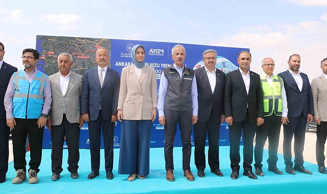 Bakan Uraloğlu, Ankara-İzmir Hızlı Tren Hattı projesinin bitirilme tarihini açıkladı: