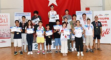 Çiğli'de Satranç Turnuvasında ödüller sahiplerini buldu