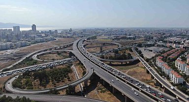 İzmir'de kilometrelerce TEKNOFEST kuyruğu