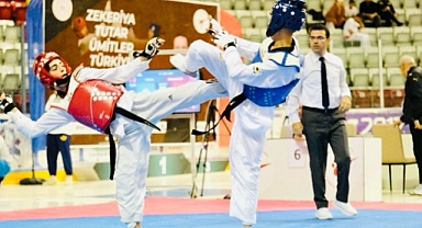 İzmirli Taekwondocular, Türkiye Şampiyonasında Parlayarak Toplamda 11 Derece Kazandı!