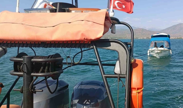 Makine rızası yapan tekneyi KIYEM ekipleri kurtardı