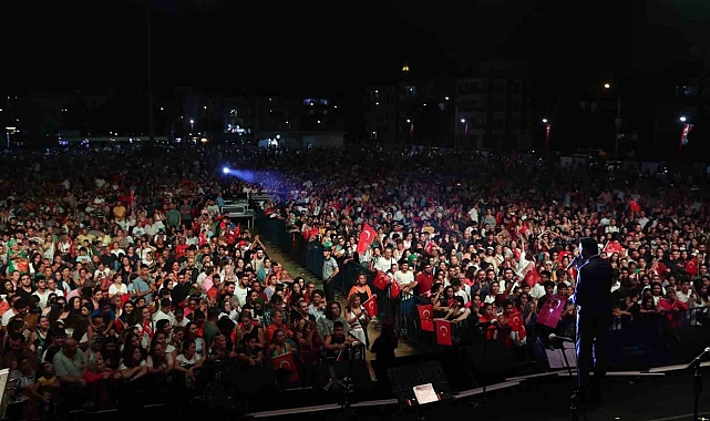 Süperstar, Ajda Pekkan Aliağa'yı salladı
