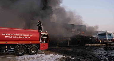 Yangın bitti her ihtimale karşı itfaiye 24 saat nöbette