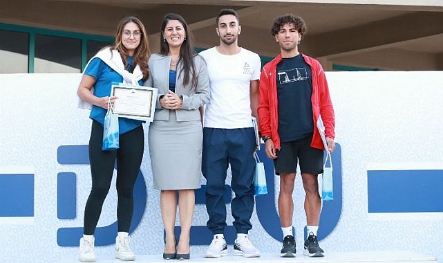 DEÜ Spor Şenliği'nde üniversiteliler ödüllendirildi