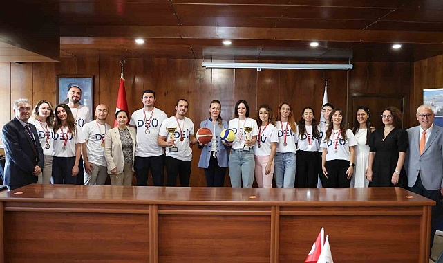 DEÜ'lü sağlıkçılar Kamu Spor Oyunları'na damga vurdu