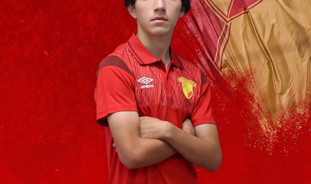 Göztepe, genç oyuncusunu profesyonel yaptı