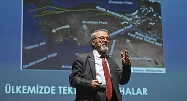 İzmir'deki depremin ardından Naci Görür fay hattına dikkat çekti: Büyük depremin habercisi mi?
