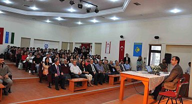 İzmir'de 'Cumhuriyetin 100. Yılı Etkinlikleri' konferansı