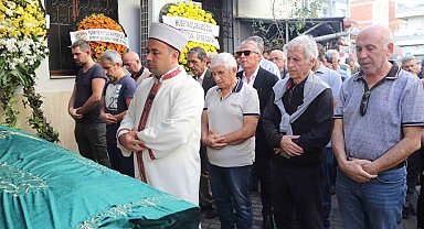 İzmir'de ihmalin böylesi: Yaşlı kadın kapısı açık minibüsten düşüp öldü