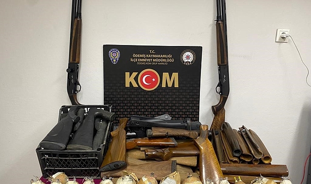 İzmir'de yasa dışı silah imalathanesine polis baskını
