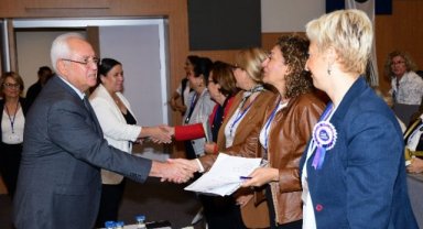 İzmirli kadınlar Karabağlar'da toplandı