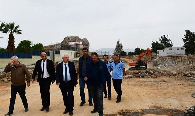 Karabağlar'da pazaryeri inşaatını yakın mercek