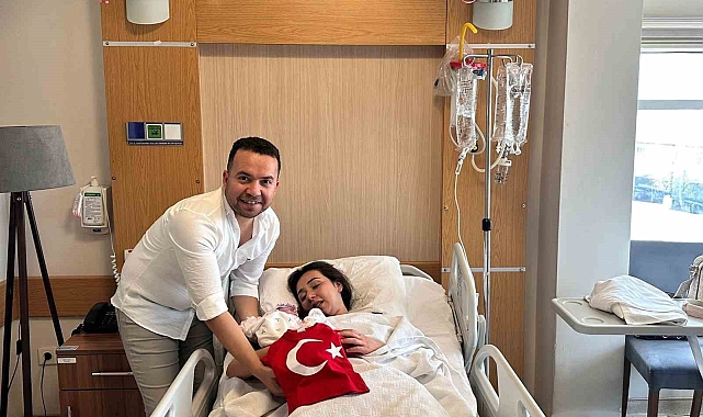 Manisa'da 100. yılın ilk bebeği dünyaya geldi