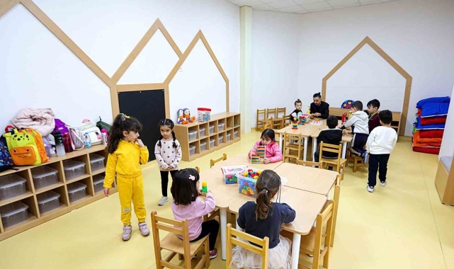 Bayraklı'nın Pati İzi Anaokulu açıldı