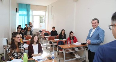 Bergama Yaşam Boyu Eğitim Merkezinde bin öğrenci eğitim alıyor