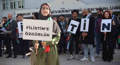 DEÜ'lü 40 ülkeden öğrenci, İsrail katliamlarını protesto etti