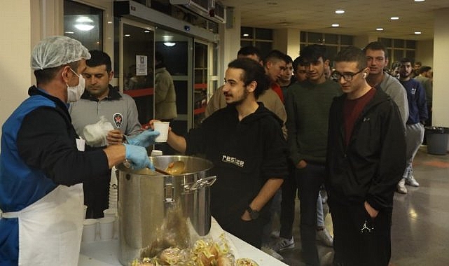 Dokuz Eylül'de vize öncesi çorba ikramı