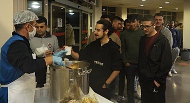 Dokuz Eylül'de vize öncesi çorba ikramı
