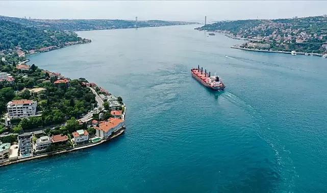 İstanbul Boğazı'nda gemi trafiği askıya alındı