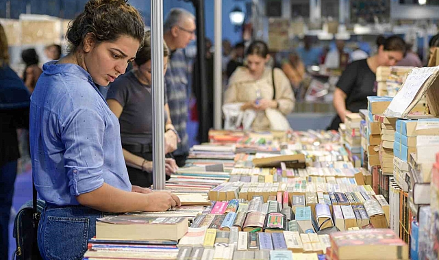 İZKİTAP kitapseverlerin buluşma noktası oldu
