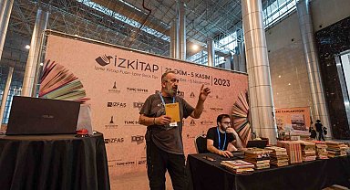 İZKİTAP'ta ilk kitap müzayedesi yapıldı