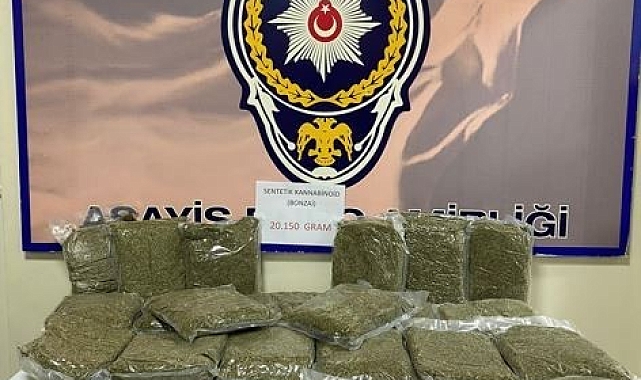 İzmir'de bir evden 20 kilo bonzai ele geçirildi