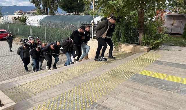 İzmir'de eğlence mekanındaki silahlı kavgada 7 gözaltı