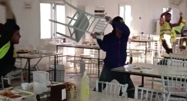 İzmir'de inşaat işçilerinin meydan muharebesi gibi kavgası