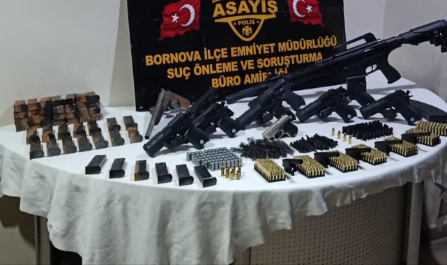 İzmir'de silah ticareti şebekesine operasyonda 2 tutuklama