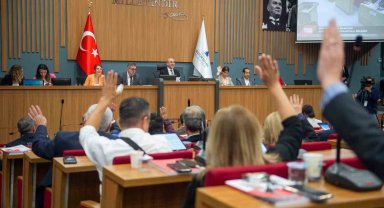 İzmir'de su baskını mağdurlarına nakdi yardım meclisten geçti
