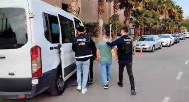 İzmir'de zehir tacirlerine darbe: 2 tutuklama