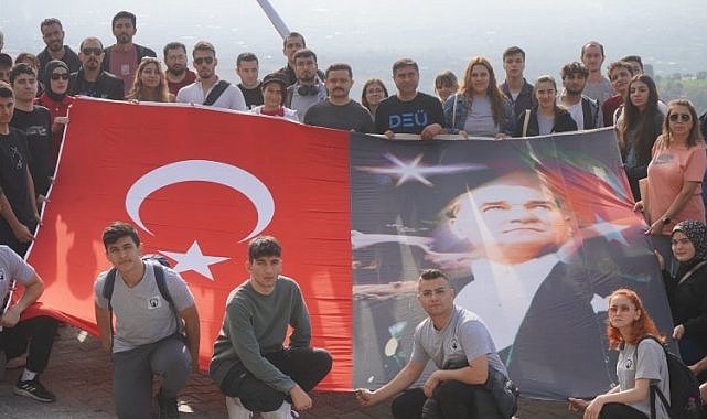 Kiraz'da Ulu Önder doğa yürüyüşünde anıldı