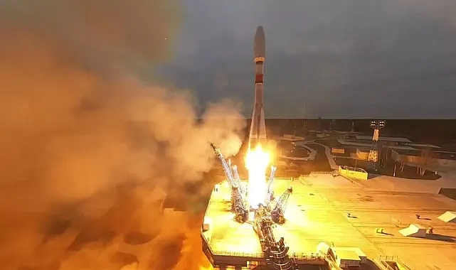 Rusya, Soyuz roketiyle uzaya yeni askeri uydu gönderdi