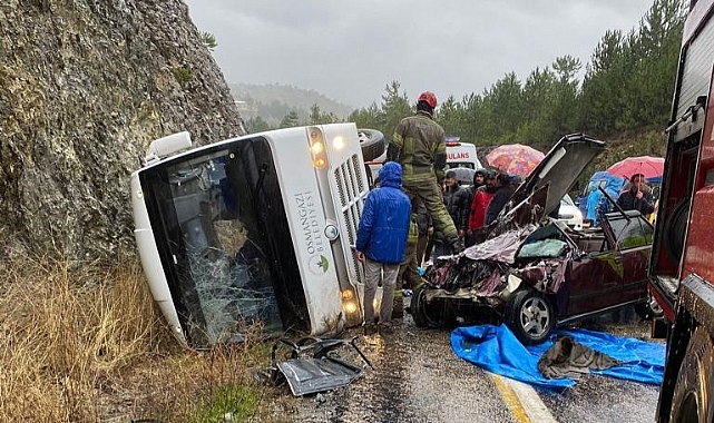 Taziye yakınlarını taşıyan otobüs otomobille çarpıştı: 1 ölü, 5 yaralı
