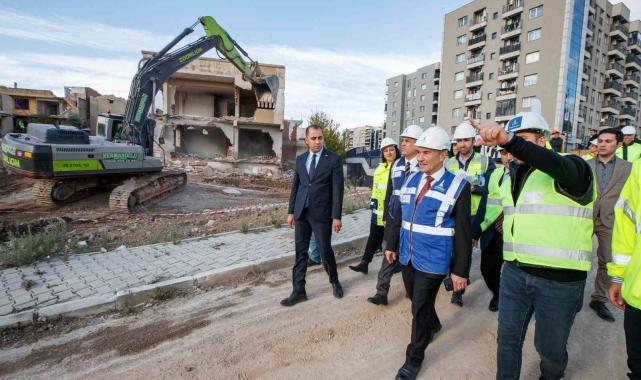 Başkan Soyer'den Uzundere Kentsel Dönüşüm Alanı'nda yerinde inceleme