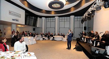 Bayraklı'nın muhtarları Başkan Sandal ile buluştu