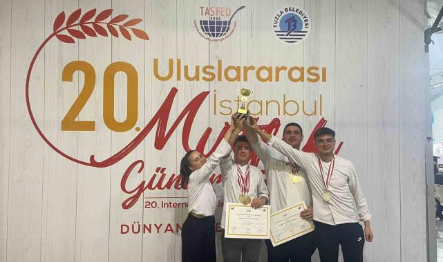 Çeşmeli öğrencilerden büyük başarı
