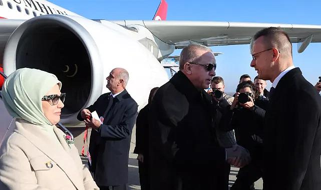 Cumhurbaşkanı Erdoğan Macaristan'da resmi törenle karşılandı